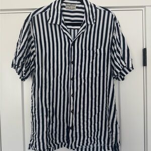 NWOT Kenny Flowers Navy and White Vertical Stripe Short-Sleeve Button-Down Shirt
